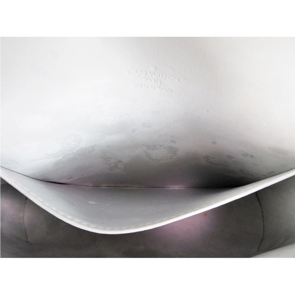 Louis Vuitton Lime Green Crossbody Bag - Picture 13 of 16